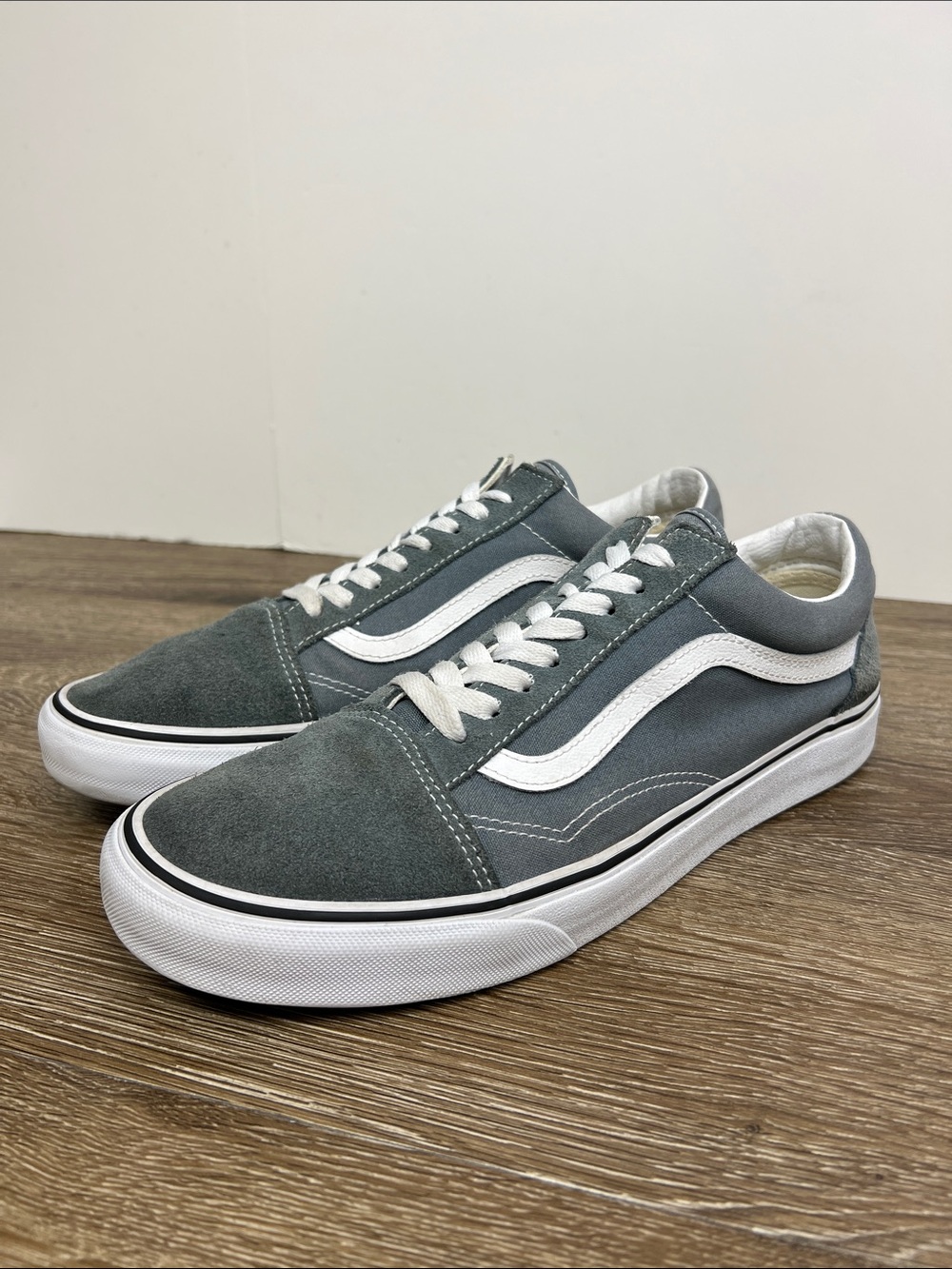 Vans Old Skool Gray Suede & Canvas Sneakers Men’s 10.5 Women’s 12